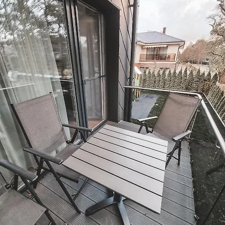 V12 Apartment *