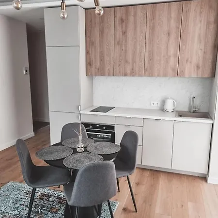 V12 Διαμέρισμα *