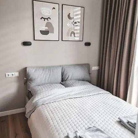 Διαμέρισμα V12 *